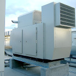 屋外型水冷式　100kVA非常用発電機設置状況